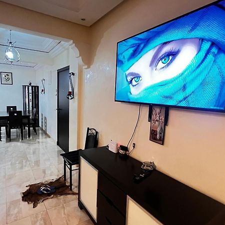 Magnifique Appartement Spacieux Confort Propre Familial 2 Chambres Salon Et Salle A Manger A 20Mn A Pied De Place Jemaa El Fina 4 Piscines Dans Espace De Golf A 12 Mn En Voitures L Entree Est Gratuit Pour La Clientele Ouvert Entre 10H Et 20H 马拉喀什 外观 照片