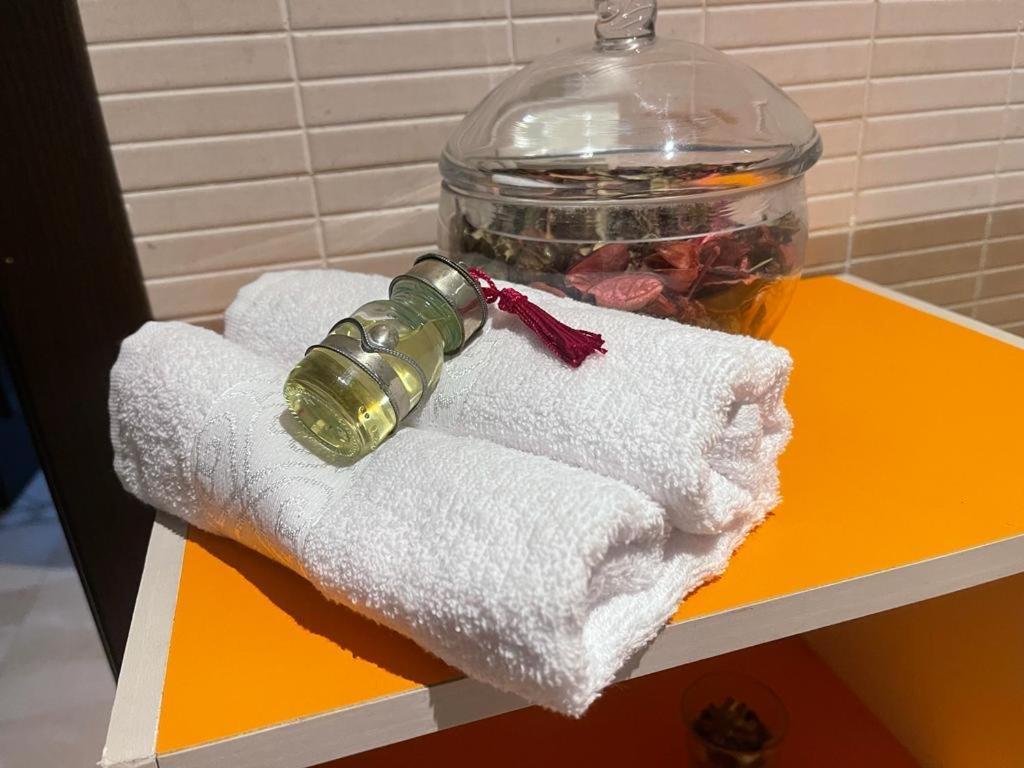 Magnifique Appartement Spacieux Confort Propre Familial 2 Chambres Salon Et Salle A Manger A 20Mn A Pied De Place Jemaa El Fina 4 Piscines Dans Espace De Golf A 12 Mn En Voitures L Entree Est Gratuit Pour La Clientele Ouvert Entre 10H Et 20H 马拉喀什 外观 照片