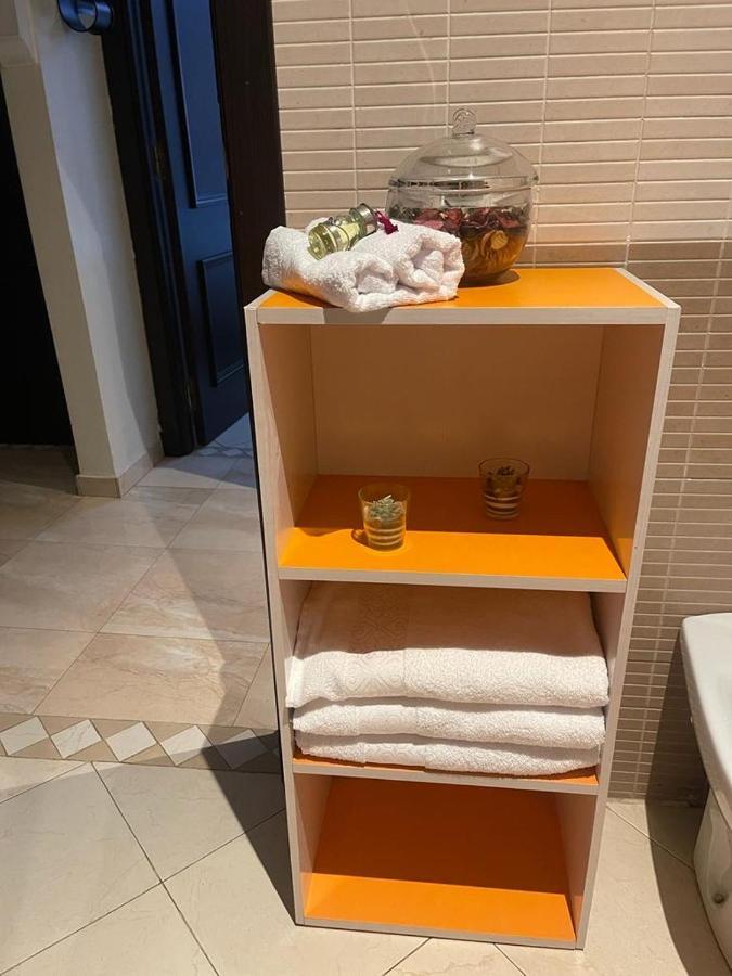 Magnifique Appartement Spacieux Confort Propre Familial 2 Chambres Salon Et Salle A Manger A 20Mn A Pied De Place Jemaa El Fina 4 Piscines Dans Espace De Golf A 12 Mn En Voitures L Entree Est Gratuit Pour La Clientele Ouvert Entre 10H Et 20H 马拉喀什 外观 照片
