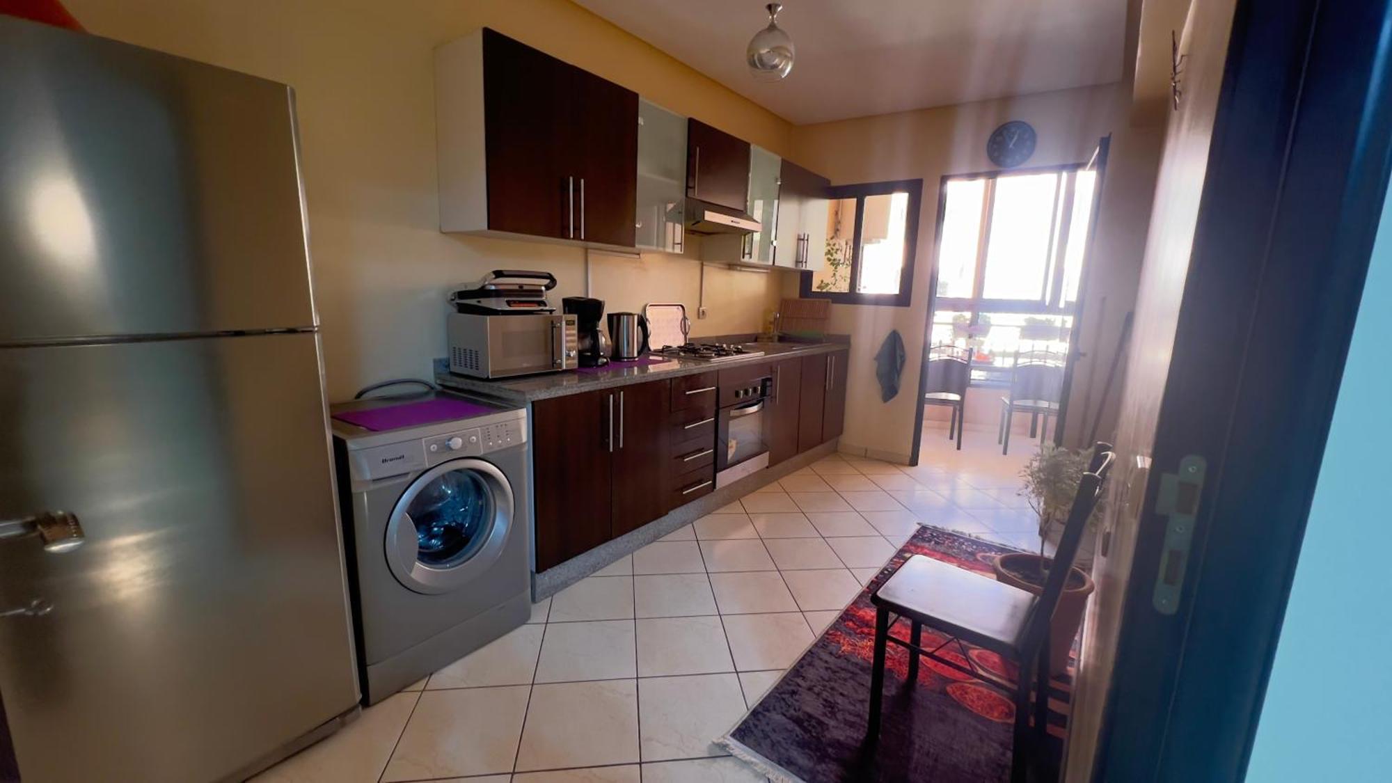 Magnifique Appartement Spacieux Confort Propre Familial 2 Chambres Salon Et Salle A Manger A 20Mn A Pied De Place Jemaa El Fina 4 Piscines Dans Espace De Golf A 12 Mn En Voitures L Entree Est Gratuit Pour La Clientele Ouvert Entre 10H Et 20H 马拉喀什 外观 照片