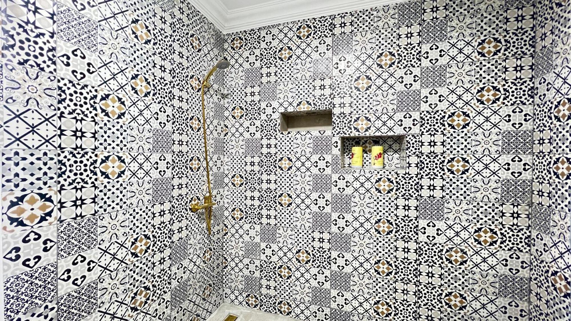 Magnifique Appartement Spacieux Confort Propre Familial 2 Chambres Salon Et Salle A Manger A 20Mn A Pied De Place Jemaa El Fina 4 Piscines Dans Espace De Golf A 12 Mn En Voitures L Entree Est Gratuit Pour La Clientele Ouvert Entre 10H Et 20H 马拉喀什 外观 照片